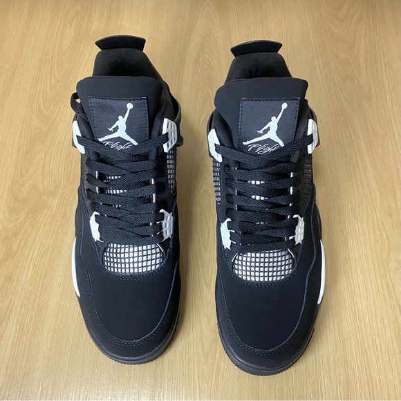 Jordan 4 Retro White Thunder -Men's Sleek Sneakers Shoes - Picture 3 of 8